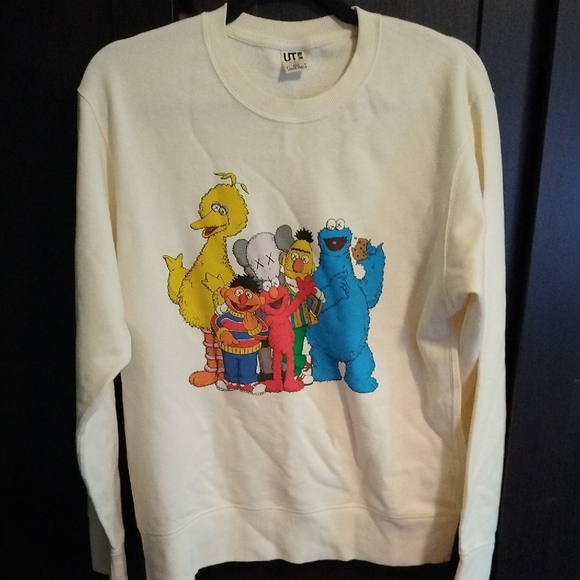 Uniqlo Tops - Uniqlo Sesame Street Sweatshirt - Small